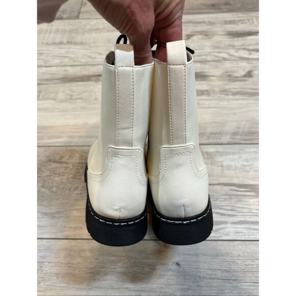 Arizona Jean Co Queen Flat Heel Combat Boots Size 7.5 - Picture 9 of 13